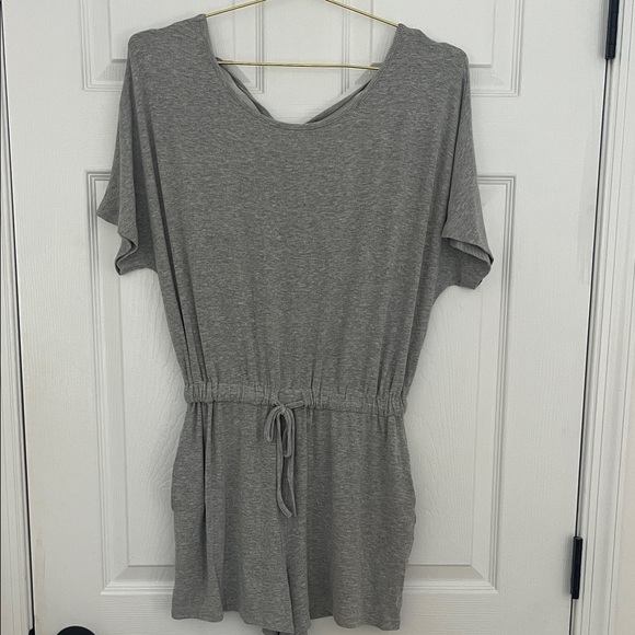 Gray Ribbed Romper - Picture 5 of 7